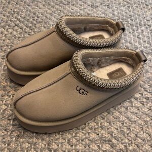 Ugg Platform Tasman in mustard seed